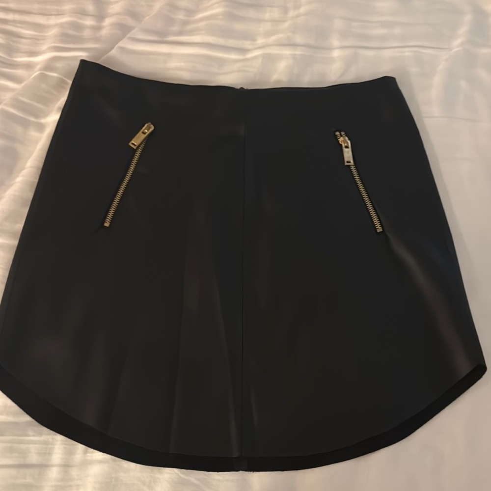 Black Zippered Women's Skirt
